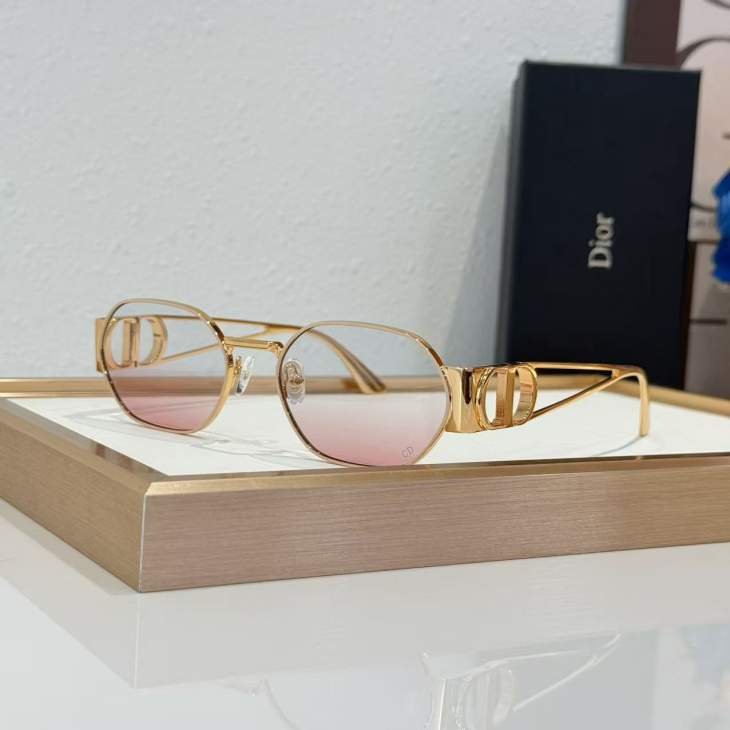 Picture of Dior Sunglasses _SKUfw76250386fw